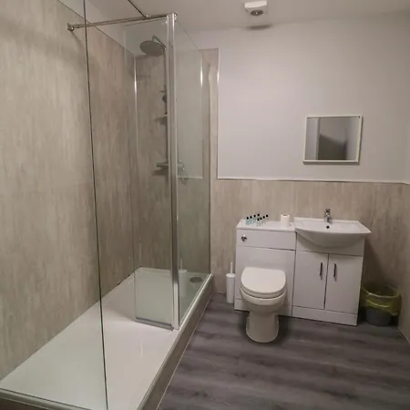 The Newborough 2 Апартаменты *